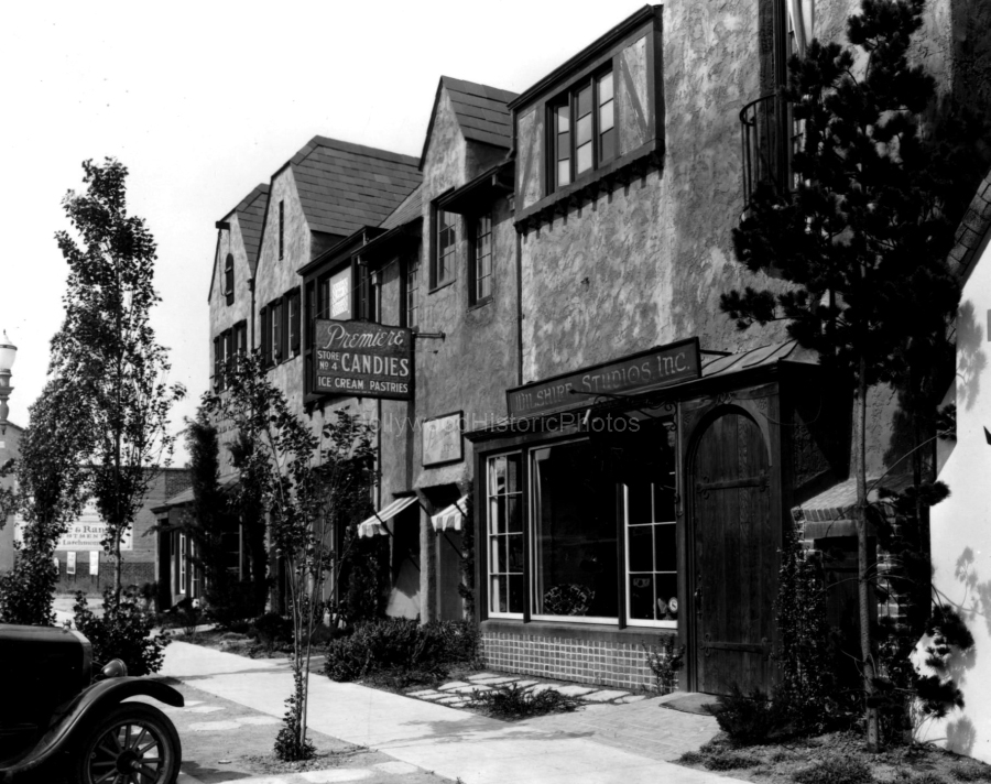 Larchmont Blvd. 1929 wm.jpg